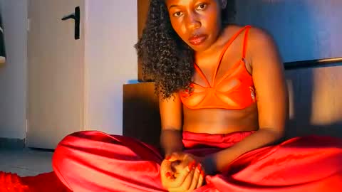 Snapshot of cathynoir chatting on November 8, 6:51 pm catrine online show from November 8, 6:51 pm