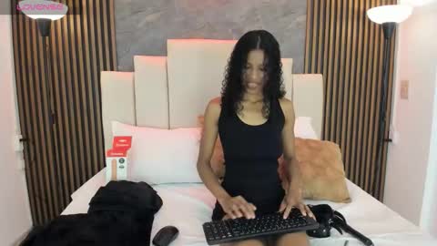Snapshot of catiusca_reyes_03 chatting on December 4, 2:48 pm catiusca_reyes_03 online show from December 4, 2:48 pm