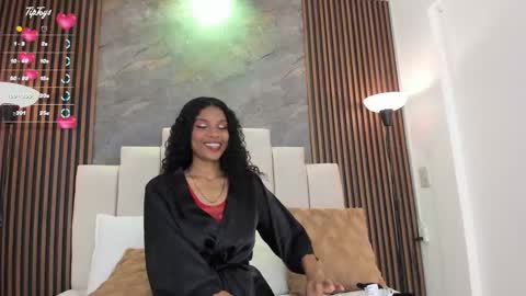 Snapshot of catiusca_reyes_03 chatting on January 17, 1:05 pm catiusca_reyes_03 online show from January 17, 1:05 pm