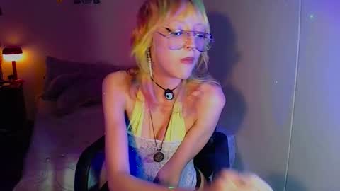 Snapshot of catkief420 chatting on September 11, 5:07 am Cat online show from September 11, 5:07 am