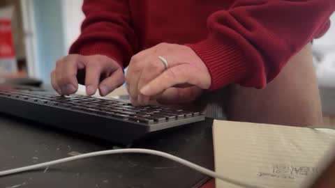 Snapshot of catmandoo21001 chatting on November 28, 6:54 pm catmandoo21001 online show from November 28, 6:54 pm