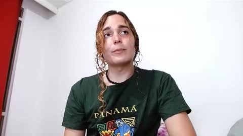 Snapshot of catnessa_ chatting on December 3, 1:13 am Catalina Restrepo online show from December 3, 1:13 am