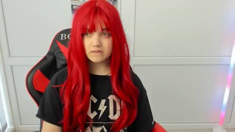 Catrine online show from April 15, 7:04 am