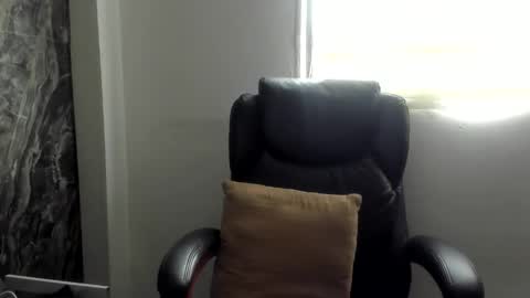 Snapshot of catt_evans1 chatting on November 30, 8:02 pm CATT EVANS online show from November 30, 8:02 pm