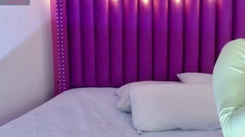 Snapshot of cattaleeyaa chatting on September 15, 1:44 pm CATALEYA online show from September 15, 1:44 pm