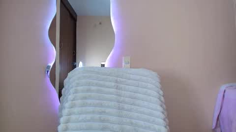 Snapshot of catte_jensen chatting on November 16, 3:56 am Cattleya online show from November 16, 3:56 am