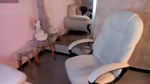 Snapshot of cattleya_jensen chatting on September 15, 1:55 pm Cattleya online show from September 15, 1:55 pm