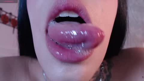 Snapshot of cattleya_jensen chatting on October 13, 1:22 pm Cattleya online show from October 13, 1:22 pm