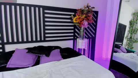 Snapshot of cattleya_veloza chatting on October 21, 9:37 pm Cattleya online show from October 21, 9:37 pm