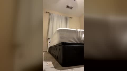 caughtnaked online show from April 18, 12:09 pm