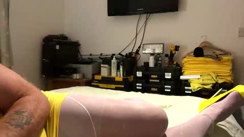 Claire online show from February 3, 9:36 am