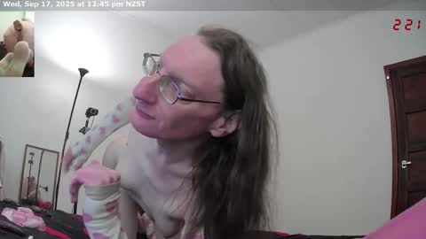 Snapshot of cdadalyn chatting on September 17, 12:45 am Adalyn online show from September 17, 12:45 am