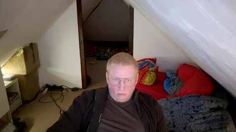 Snapshot of cebas chatting on February 5, 9:46 am cebas online show from February 5, 9:46 am