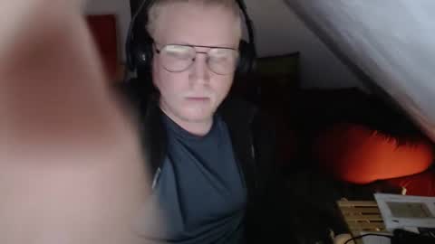 Snapshot of cebas chatting on November 6, 9:10 am cebas online show from November 6, 9:10 am