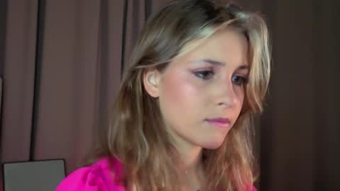 Lina  online show from April 4, 7:11 pm