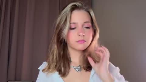 Lina  online show from April 16, 7:25 pm