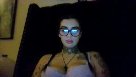 ceceluv27 online show from December 20, 2:40 am