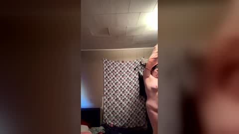 cecerose813 online show from April 7, 5:57 pm