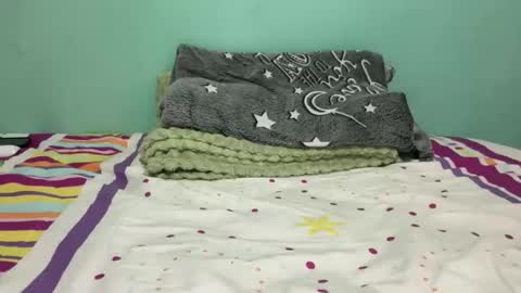 ceci1218 online show from April 12, 6:40 am