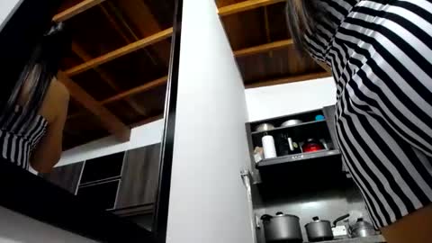 ceci online show from February 23, 11:36 pm