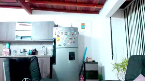 ceci online show from March 8, 3:32 am