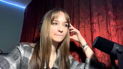 Lily online show from November 11, 4:18 pm