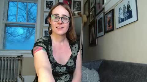Cecily Saint Claire online show from February 14, 2:33 pm