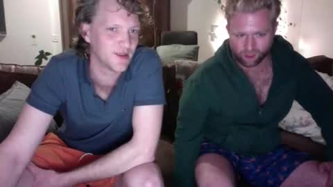 Snapshot of ceezeee chatting on December 28, 12:57 am ceezeee online show from December 28, 12:57 am