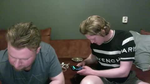 Snapshot of ceezeee chatting on March 3, 2:07 am ceezeee online show from March 3, 2:07 am