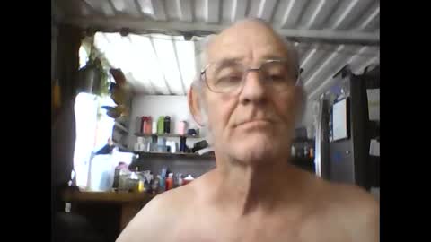 Snapshot of cef539 chatting on December 18, 6:03 pm Chuck online show from December 18, 6:03 pm