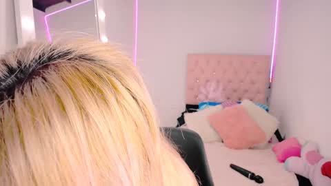 Snapshot of celeste__sweetx chatting on February 3, 10:03 am Celeste Sweet online show from February 3, 10:03 am