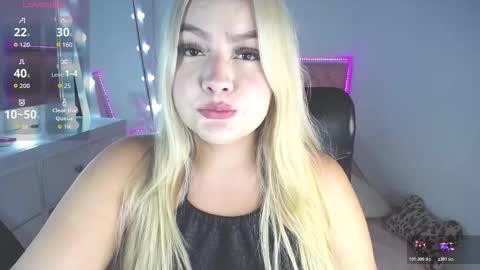 Snapshot of celeste__sweetx chatting on October 22, 11:37 pm Celeste Sweet online show from October 22, 11:37 pm