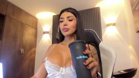 Snapshot of celeste_pervert chatting on June 21, 4:09 pm mia sofiabohorquez INSTAGRAM online show from June 21, 4:09 pm