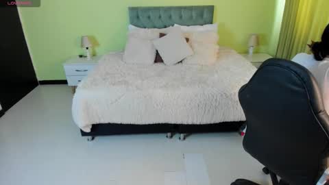 Snapshot of celeste_rous__ chatting on February 11, 12:21 pm Celeste online show from February 11, 12:21 pm