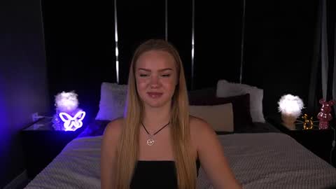 celestenoirr online show from July 2, 6:41 am