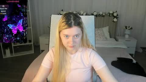 your cute kitty online show from May 29, 8:07 pm