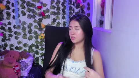 Snapshot of celestinepurple chatting on December 4, 7:45 pm Celestineeeeee online show from December 4, 7:45 pm