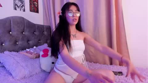 Snapshot of celestinepurple chatting on September 11, 12:44 am Celestineeeeee online show from September 11, 12:44 am