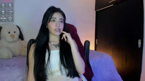 Snapshot of celestinepurple chatting on November 17, 7:52 pm Celestineeeeee online show from November 17, 7:52 pm