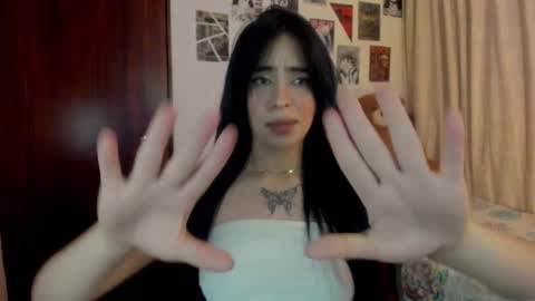 Snapshot of celestinepurple chatting on December 16, 3:00 am Celestineeeeee online show from December 16, 3:00 am