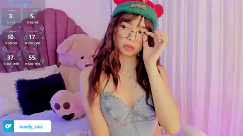 Snapshot of celestte_ruizz chatting on December 18, 2:06 am 700 110 p online show from December 18, 2:06 am