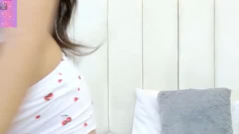 celestte_vanegas online show from January 7, 11:45 am