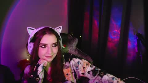 Snapshot of celia_sensual_ chatting on June 23, 7:56 pm celia_sensual_ online show from June 23, 7:56 pm