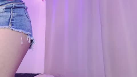 Snapshot of celine_golden chatting on July 19, 6:28 am CELINE online show from July 19, 6:28 am