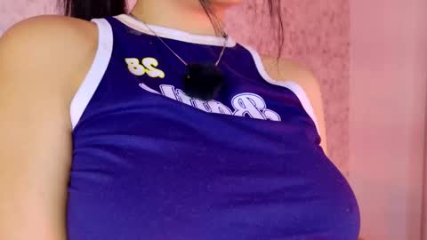 Snapshot of celine_lee chatting on December 15, 6:17 am Celine online show from December 15, 6:17 am