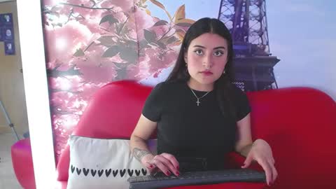       online show from April 16, 9:39 pm