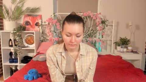 Snapshot of celineswiatkowski chatting on February 25, 8:29 pm Nina online show from February 25, 8:29 pm