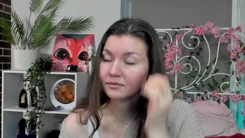 Snapshot of celineswiatkowski chatting on March 1, 8:55 pm Nina online show from March 1, 8:55 pm