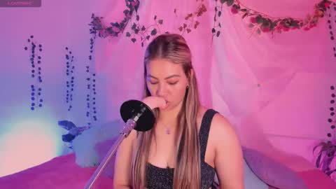 Hello guys my name is Sofi and Lizzie and  Vanessa online show from November 18, 12:38 am