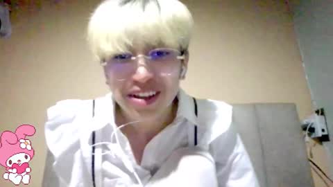 Snapshot of cerecitauwu chatting on October 9, 4:43 am Cherry online show from October 9, 4:43 am